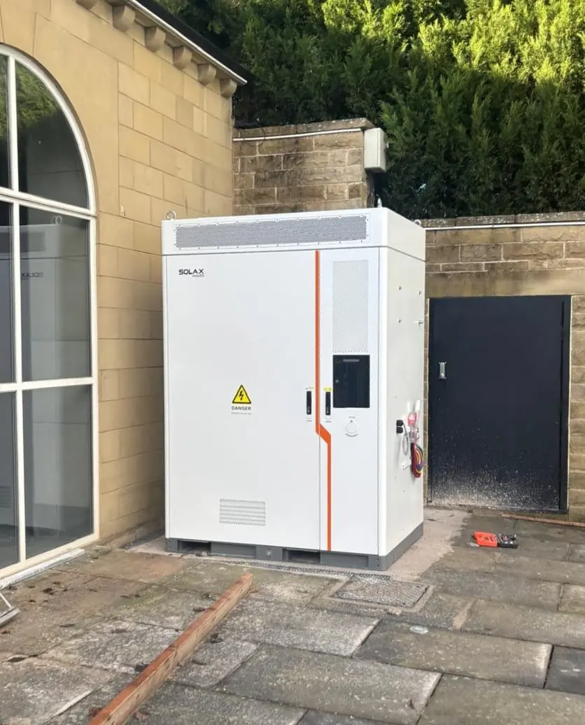 SolaX Aelio inverter and 200kWh battery storage in Shipley